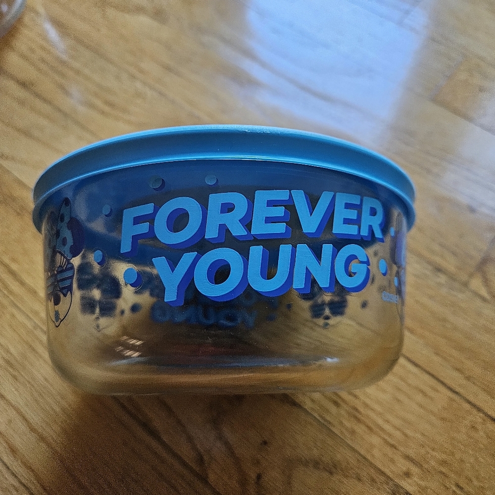 Pyrex 4cup Bowl Special Edition